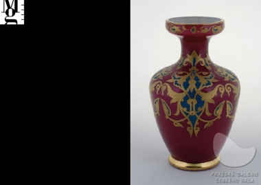 Luxury and Decorative Glass: The Production of the Reichs and the Schreibers 1850 - 1918